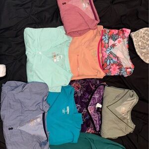 Women’s medium scrub lot